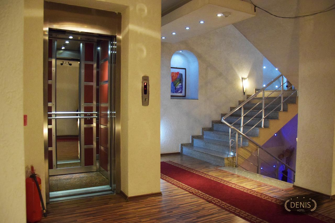 Hotel Denis Pristina Exteriör bild
