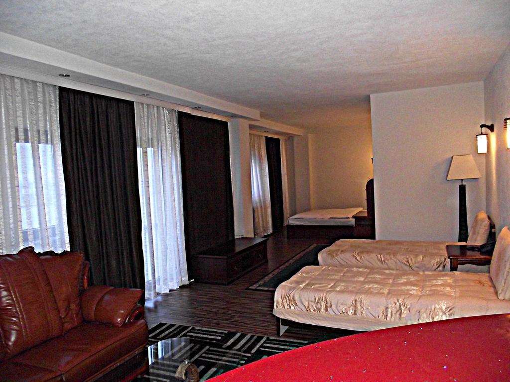Hotel Denis Pristina Rum bild